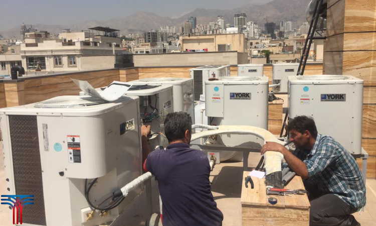 مقایسه داکت اسپلیت با مینی چیلر